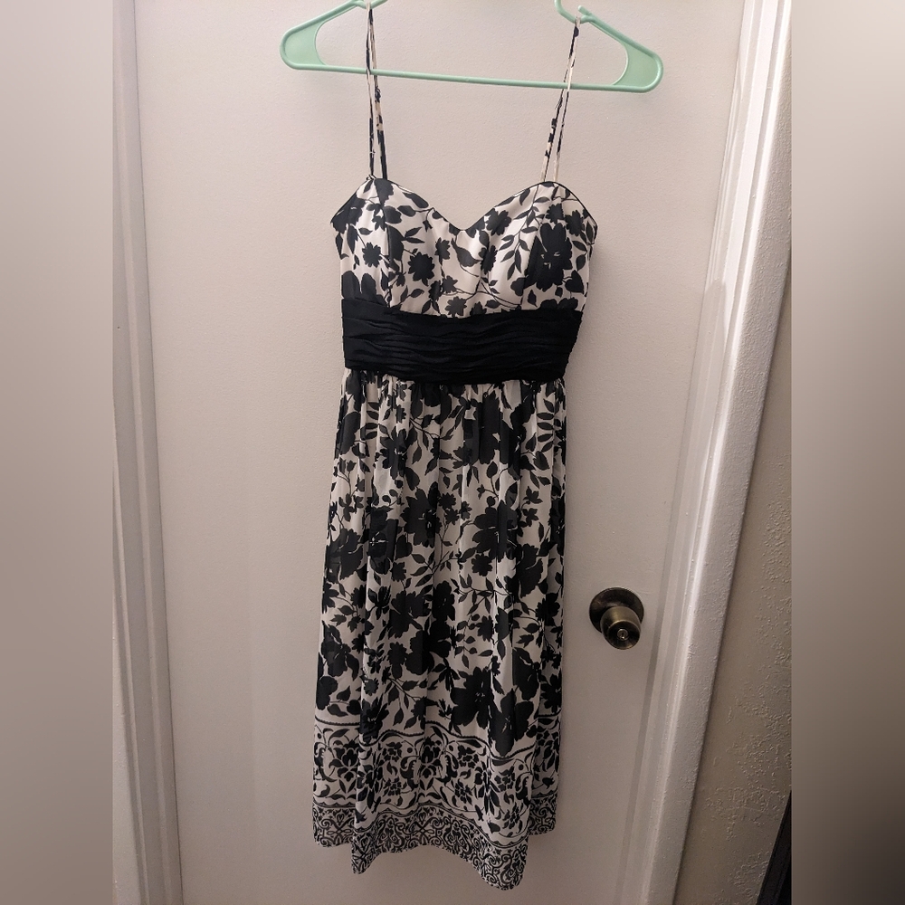 Size 2 White House Black Market dress